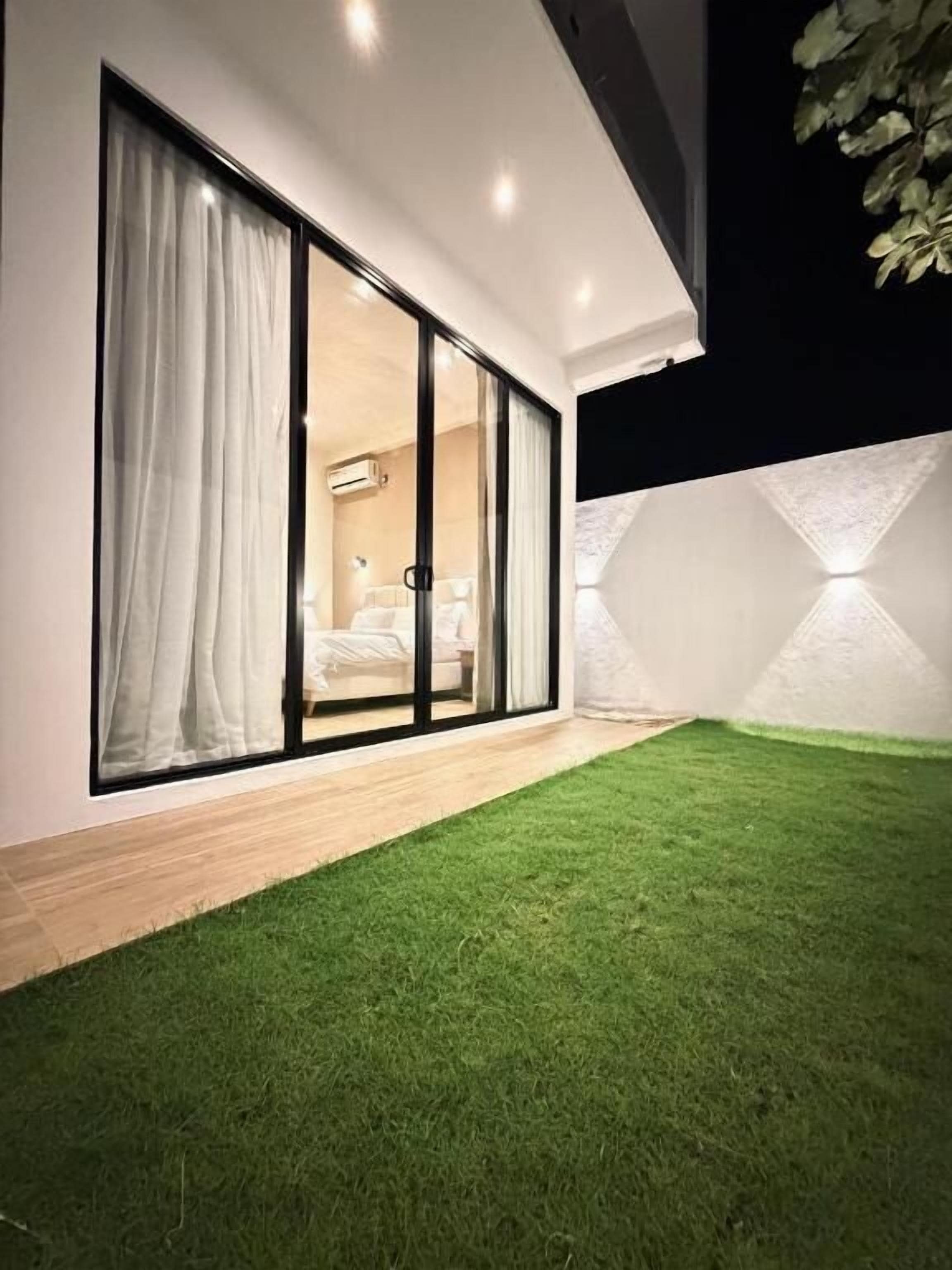 Quarto casal luxo, vista para o jardim