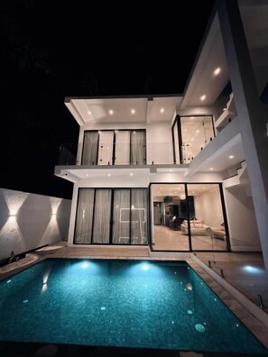 Outdoor pool, pool loungers - La Vizta Weligama (Weligama)