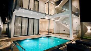 Outdoor pool, sun loungers