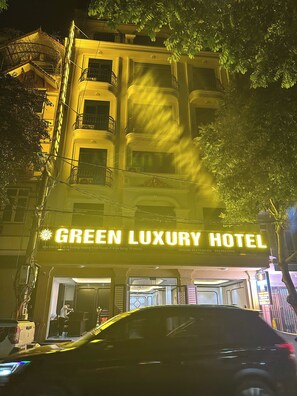 Front of property - GREEN LUXURY HOTEL (Kien Hung)