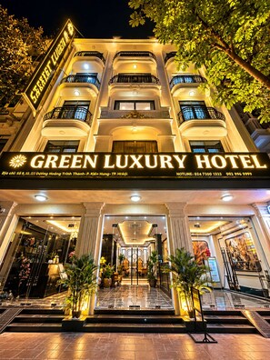 Front of property - GREEN LUXURY HOTEL (Hanoi)