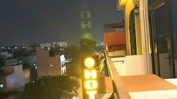 Deluxe Double Room | Street view