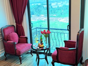 Deluxe Double Room, City View | Interior - GREEN LUXURY HOTEL (Kien Hung)