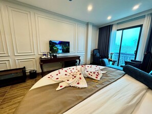 Deluxe Double Room, City View - GREEN LUXURY HOTEL (Kien Hung)