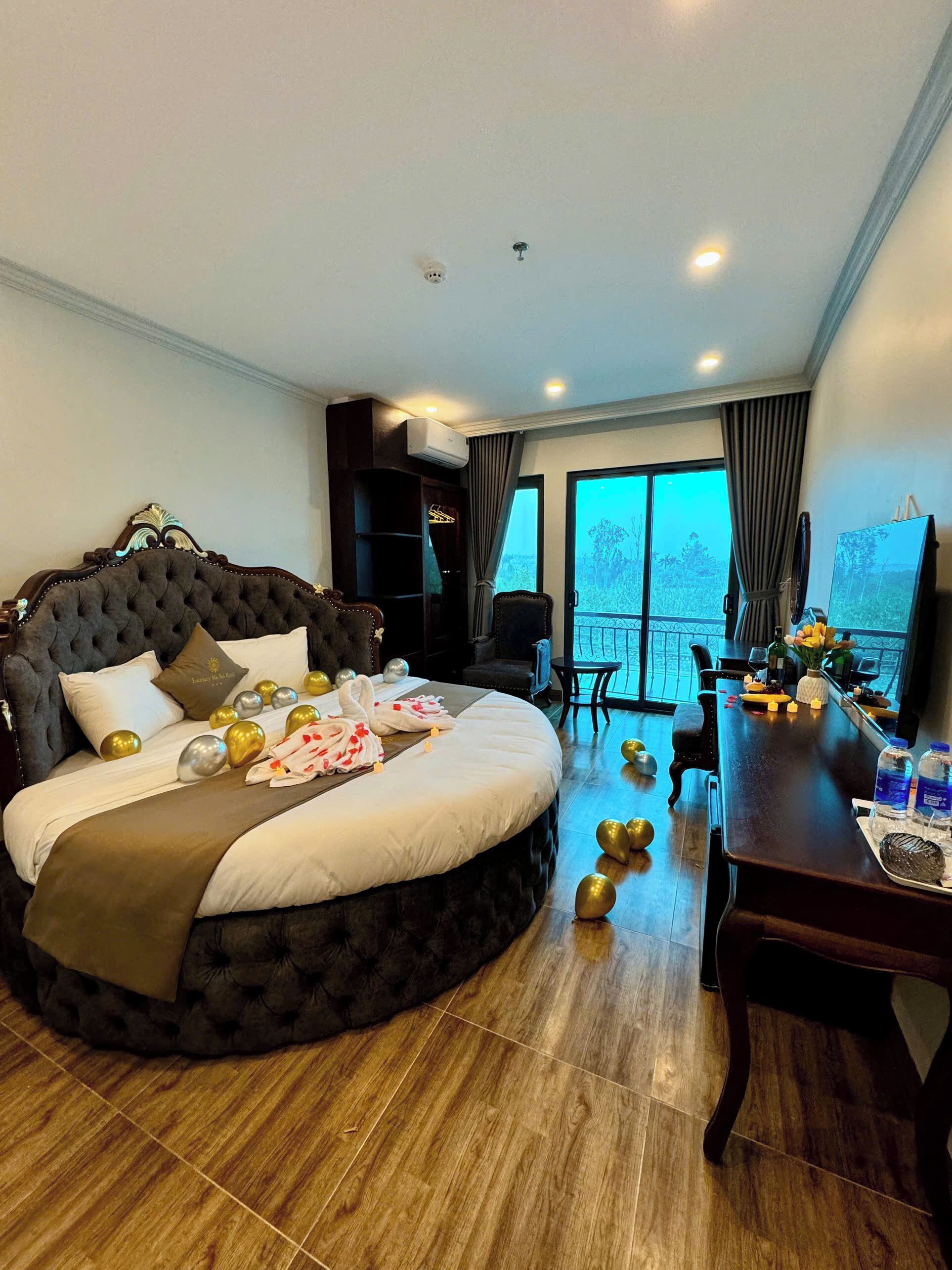 Executive Double Room | Street view