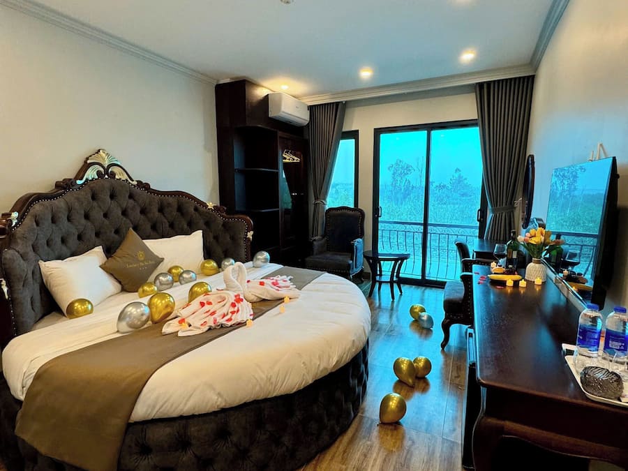 Executive Double Room | Street view
