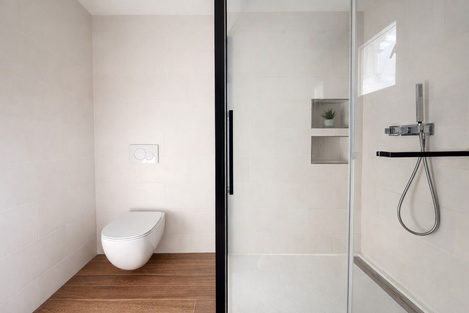 Apartment | Bathroom | Free toiletries, hair dryer, towels, soap