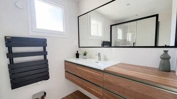 Apartment | Bathroom