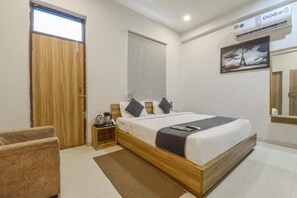 Economy-Doppelzimmer, Balkon, Stadtblick