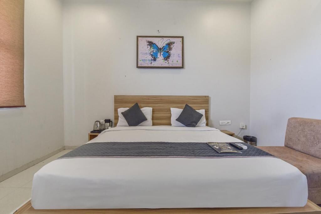 Deluxe Double Room, City View | Hypo-allergenic bedding, blackout curtains, soundproofing