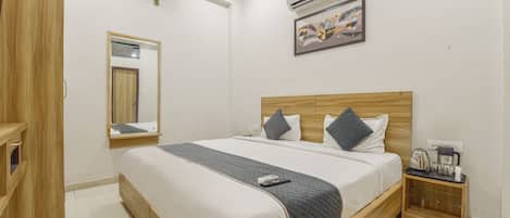 Deluxe Double Room, City View | Blackout drapes, iron/ironing board, free WiFi