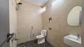 Deluxe Suite | Bathroom