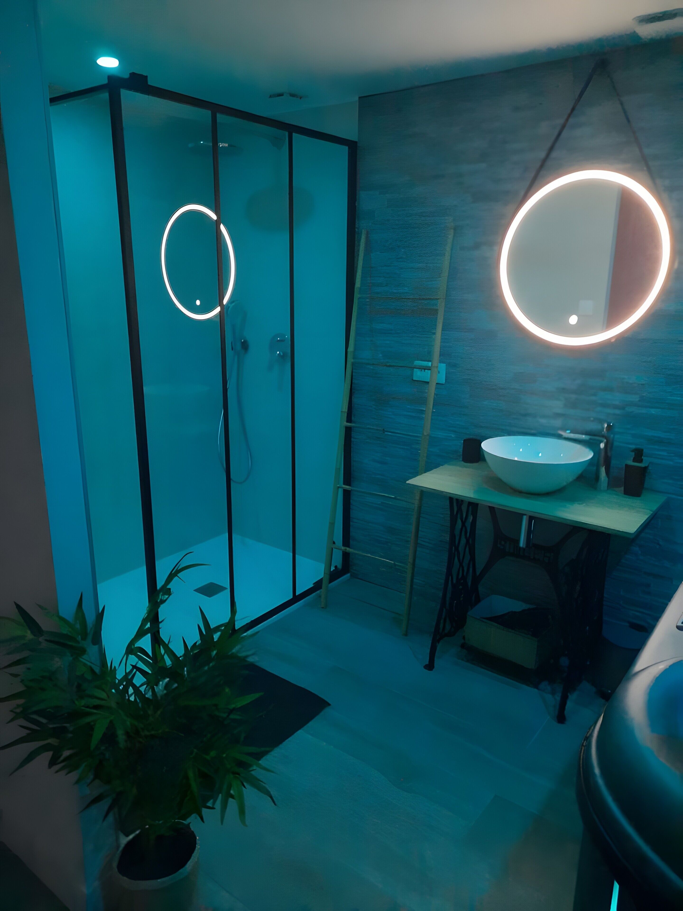 Een douche, een haardroger, handdoeken