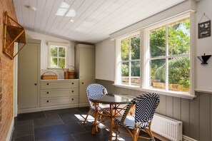 Dining - The Georgian House – Heritage Luxury Retreat (Castlemaine)