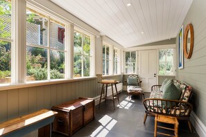 Interior - The Georgian House – Heritage Luxury Retreat (Castlemaine)