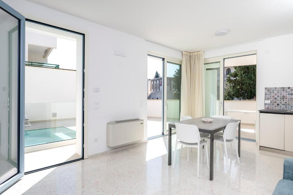 Executive Suite, 2 Bedrooms, Private Pool | Dining
