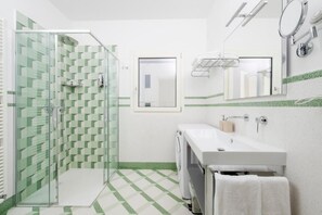 Phòng Suite Tiêu chuẩn, 2 phòng ngủ | Phòng tắm