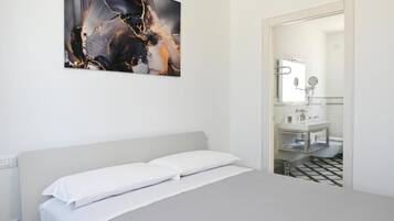 Luxury Penthouse, 3 Bedrooms, Private Pool | Blackout drapes, iron/ironing board, free WiFi