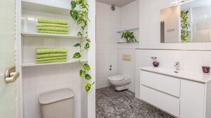 Shower, hair dryer, towels - Apartment Bajic by Villas Guide (Vir)