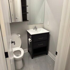 Bathroom - Room-private Room With Own Facilities in (Toronto)