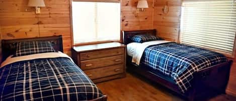 House, Multiple Beds, Fireplace (The North House)