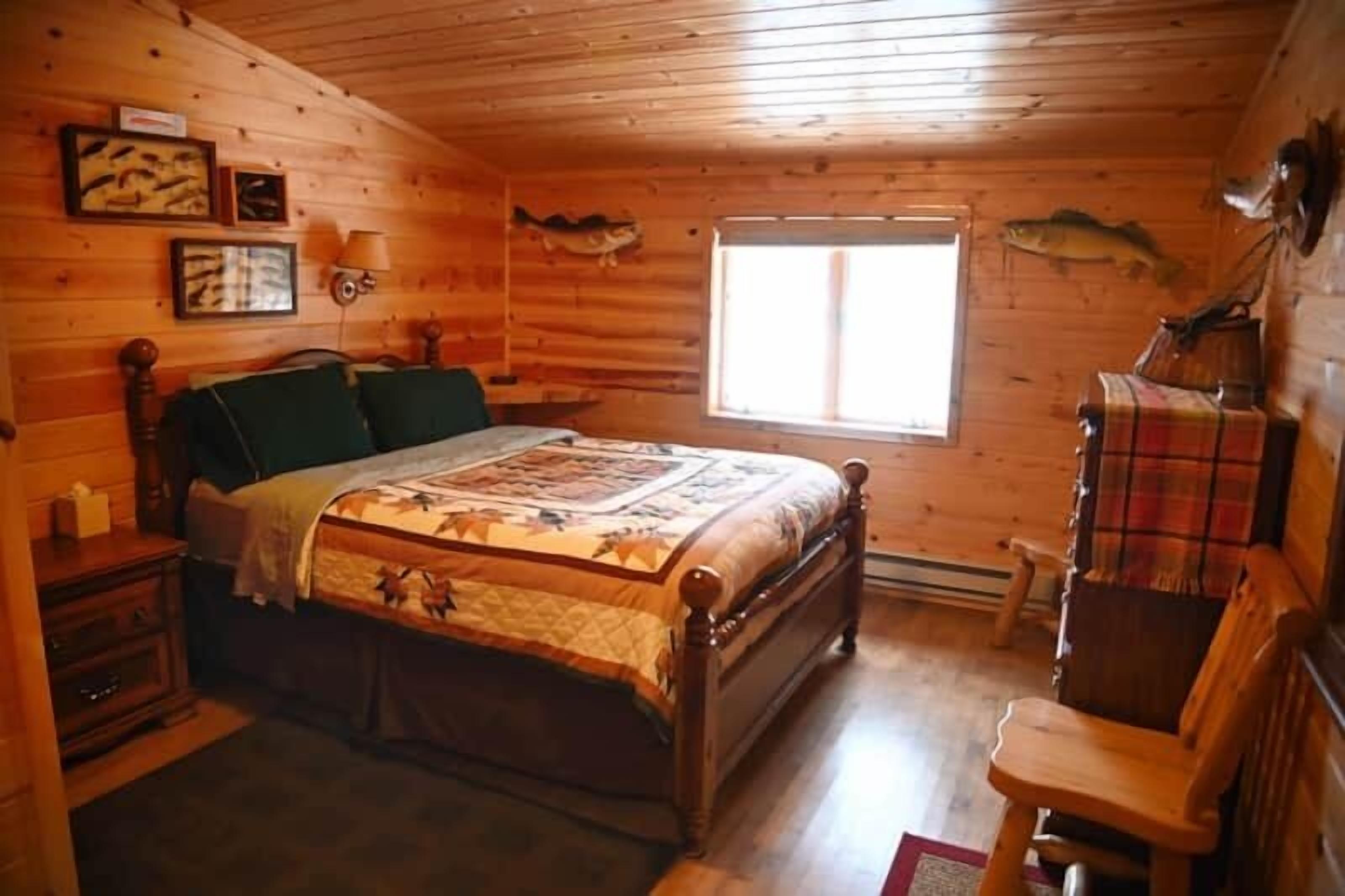 Maison, plusieurs lits, cheminée (The North House)