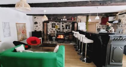 đĄ Maison traditionnelle auvergnate â SĂ©jour authentique au cĆur de lâAuvergne