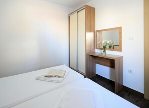 1 bedroom, free WiFi, bed sheets - One-bedroom apartment Grey Goose 10 with private balcony (Novalja)