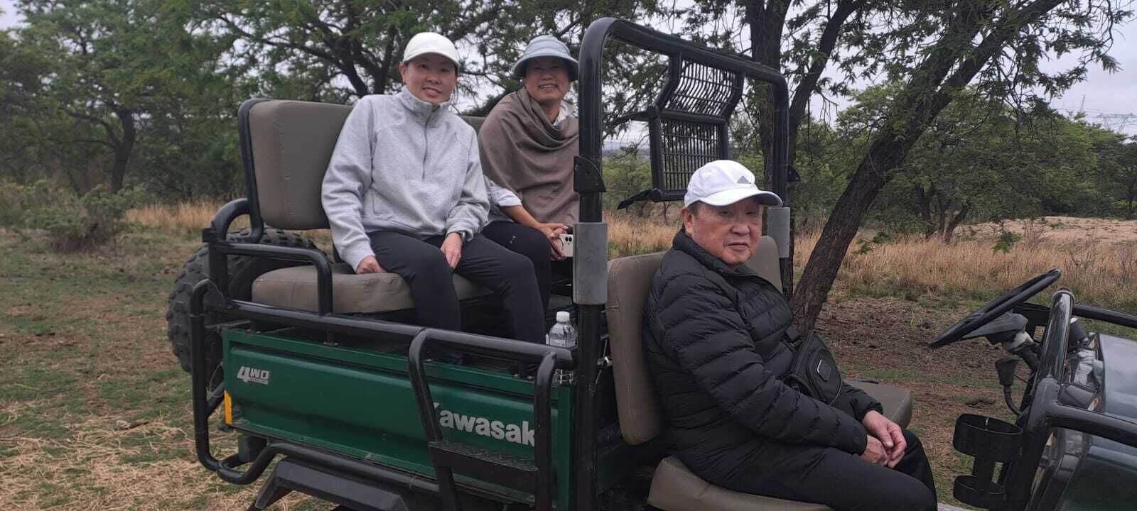 乘車觀賞野生動物