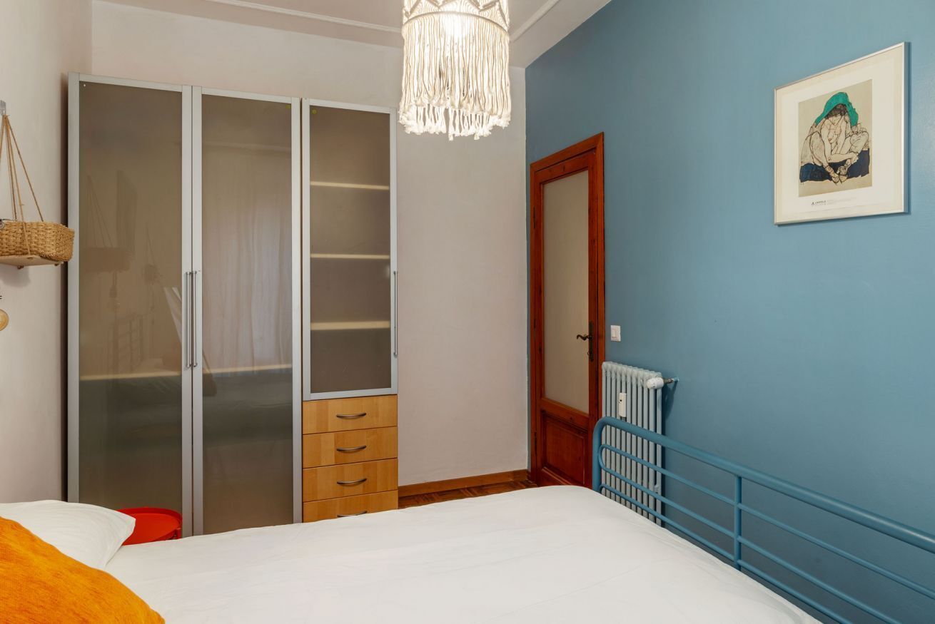 2 bedrooms, iron/ironing board