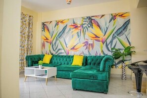 Living area - Mogul’s Palace – Elegant 3-Bedroom Retreat with Pool & Secure Parking in Thika (Thika)