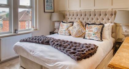 Spacious House In Guildford