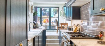 Spacious House In Guildford