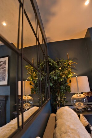 Interior - Spacious House In Guildford (Surrey)