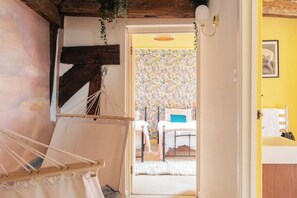 Iron/ironing board, WiFi, bed sheets - Unique Exclusive Historical 16th Cent. Central St Albans Apt  8 min train London (St Albans)
