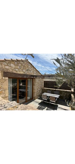 屋外ダイニングエリア