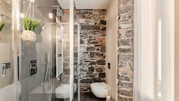 Shower, bidet, towels