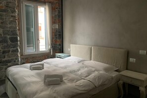Room - Authentic Atmosphere in Como (Romantic Chic) (Como)