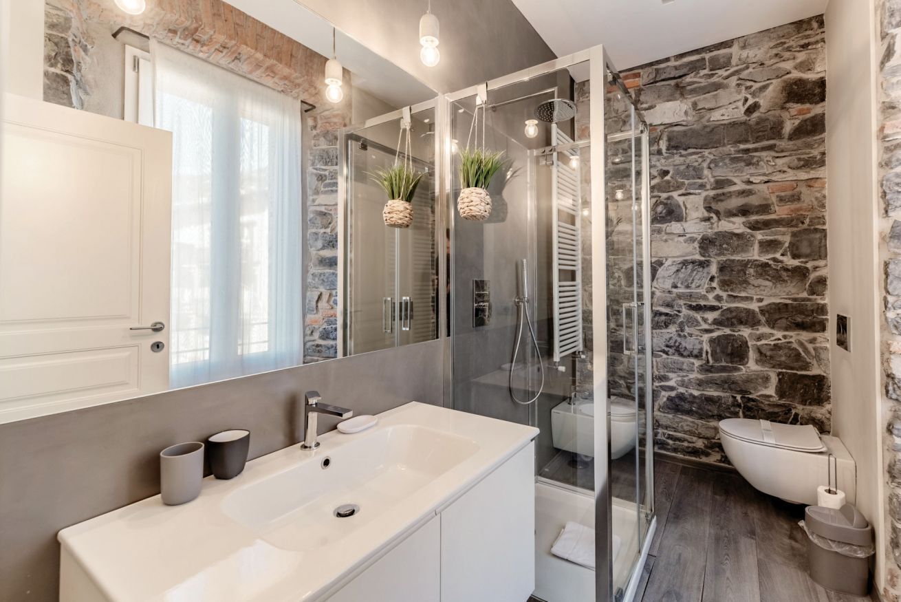 Dusche, Bidet, Handtücher