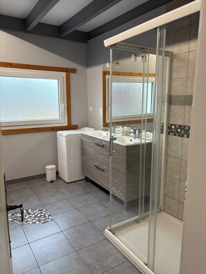 Dusche, Haartrockner, Seife