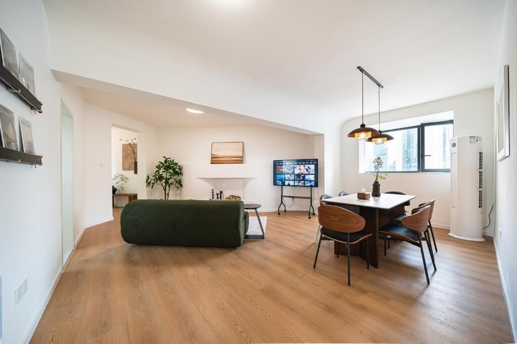 Estúdio clássico, sacada, vista para a cidade | Parte interna