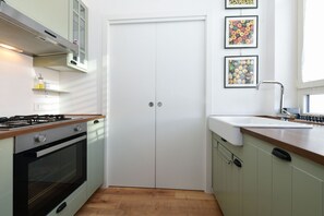 Fridge, microwave, dishwasher, coffee/tea maker - Garden Apartment Bardolino - Petrol Apartment (Bardolino)