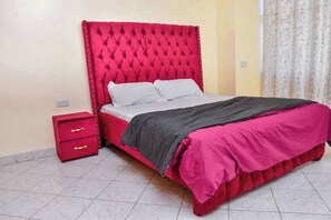 2 bedrooms, WiFi - Classy 2-Bedroom Ensuite Retreat with Pool & Parking | Thika Town (Thika)