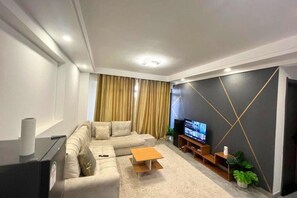 Luxury Room, Balcony, City View | Living area - Nairobi Accomodation (Nairobi)
