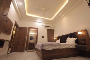 Double Room - Priya Kunj Dham (Mathura)