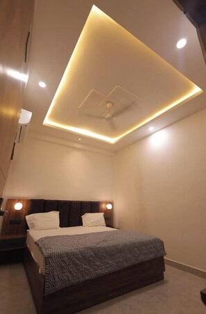 Room - Priya Kunj Dham (Mathura)