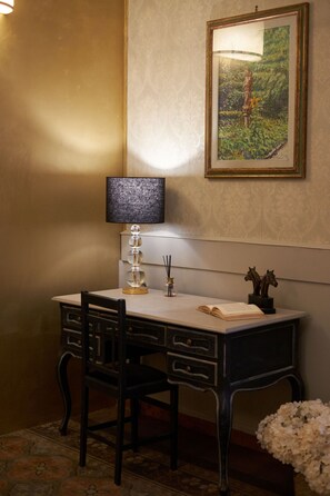 Deluxe kamer, 1 kingsize bed, uitzicht op de binnenplaats