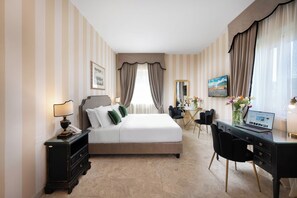 Superior Room | In-room safe, desk, free WiFi - Hotel Palazzo Borghini (Florence)