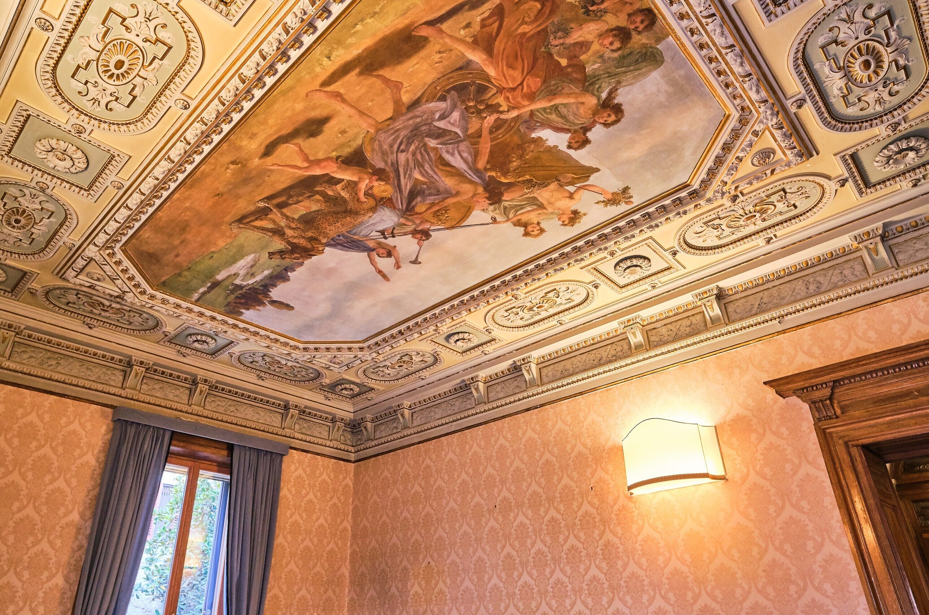 تفاصيل الفندق من الداخل