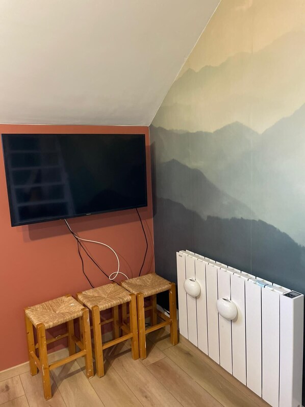 Interior - Cauterets Town Center, Apartment for 4–6 People, Renovated in 2025 (Cauterets)